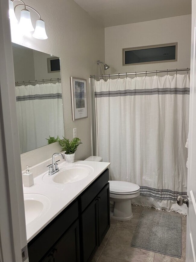 Building Photo - Available as fully furnished or unfurnished! Great Price!!