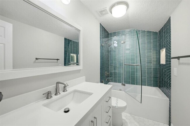 Building Photo - 701 Eagle Woods Tr