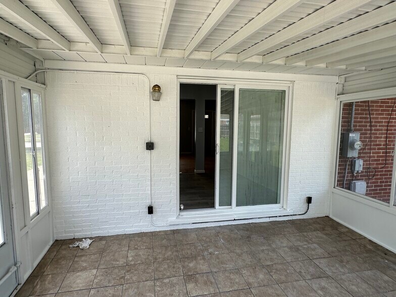 Building Photo - 31074 Birchwood St