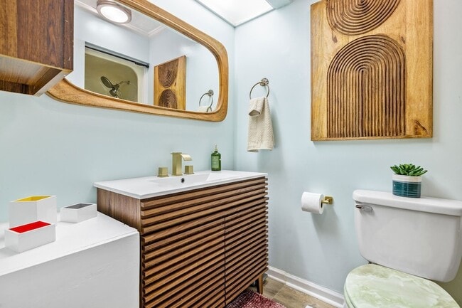 Building Photo - 3015 Old Bryan Dr