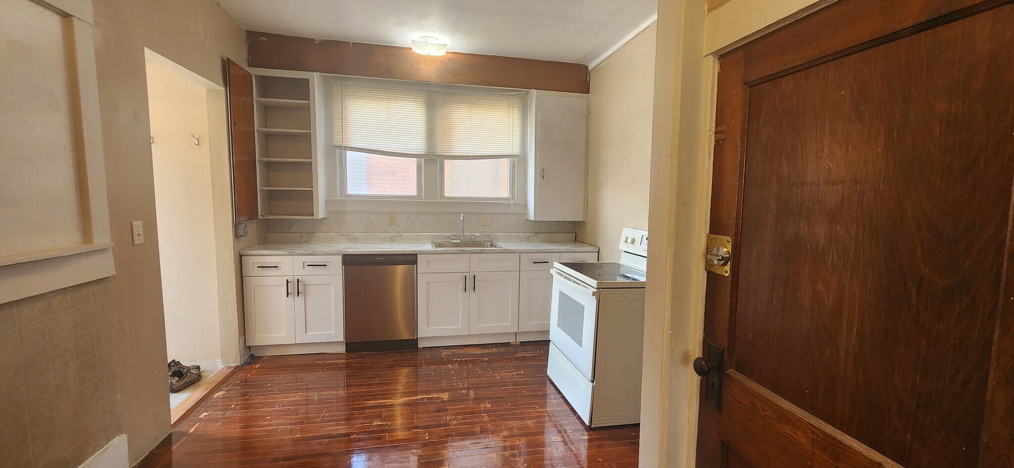 Building Photo - 414 Perrin St