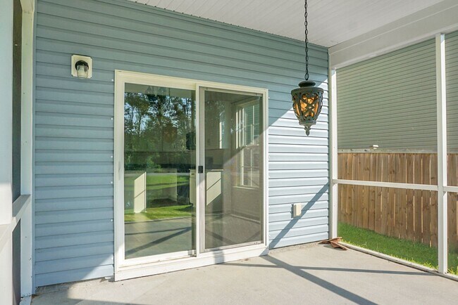 Building Photo - Beautiful 3 Bedroom, 2.5 Bath-Monks Corner in Riverstone