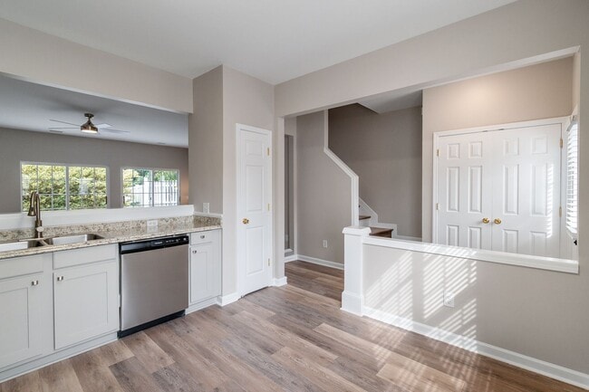 Building Photo - Spacious Townhome in Prime South Charlotte...