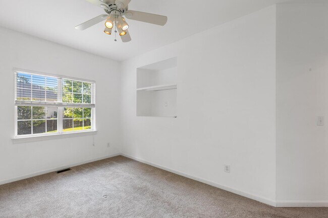 Building Photo - 8422 Bampton Dr