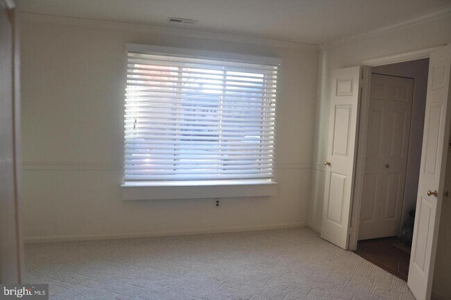 Building Photo - 112 Woodgate Ln