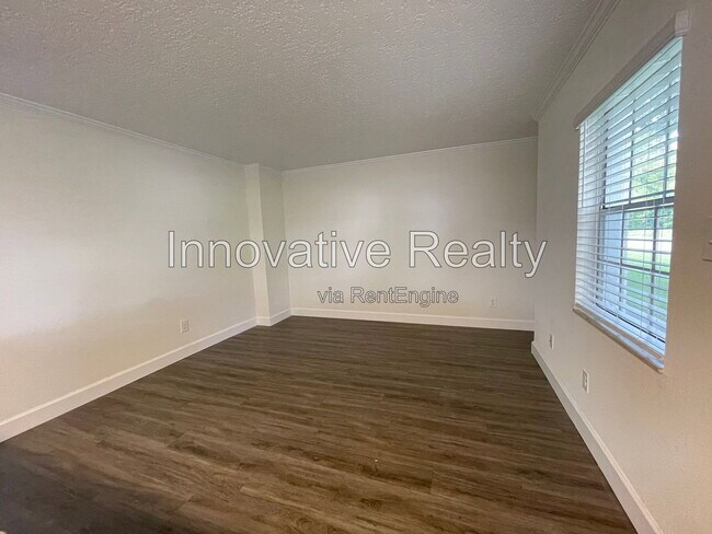 Building Photo - 5226 Davisson Ave