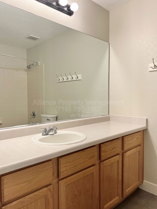 Building Photo - 7365 Cotton Dr