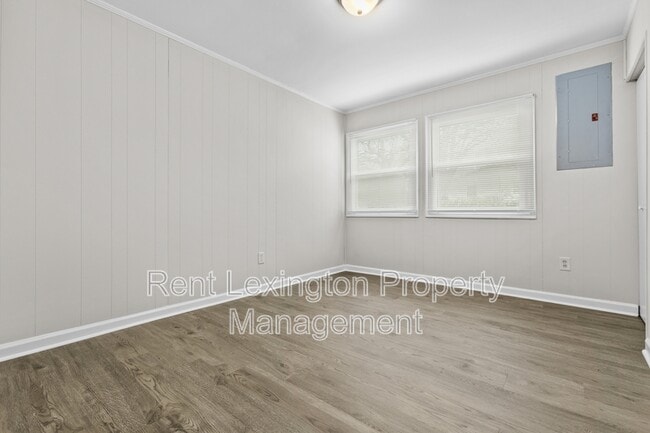 Building Photo - 1707 Sarasota Ct