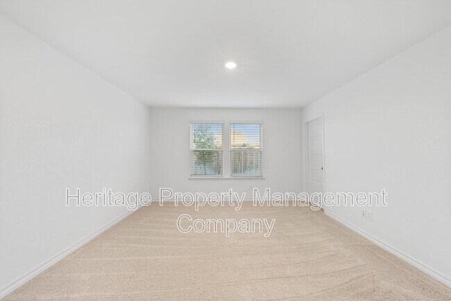 Building Photo - 817 Heartseed Ave