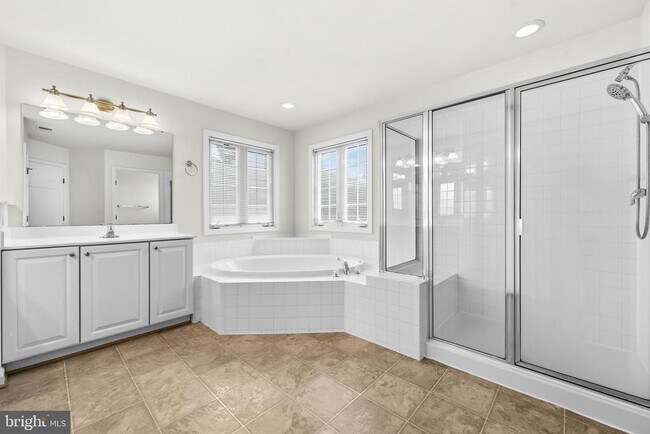 Building Photo - 5407 Silver Maple Ln