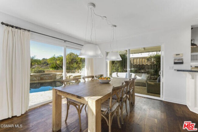 Building Photo - 987 Brookview Ave