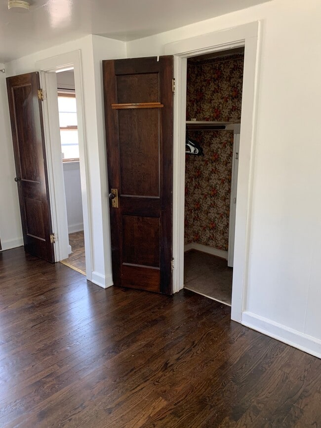 Building Photo - Beautiful 3 Bedroom Home