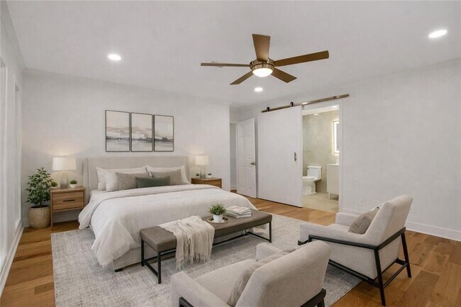 Building Photo - 8 Huntington Pl Dr