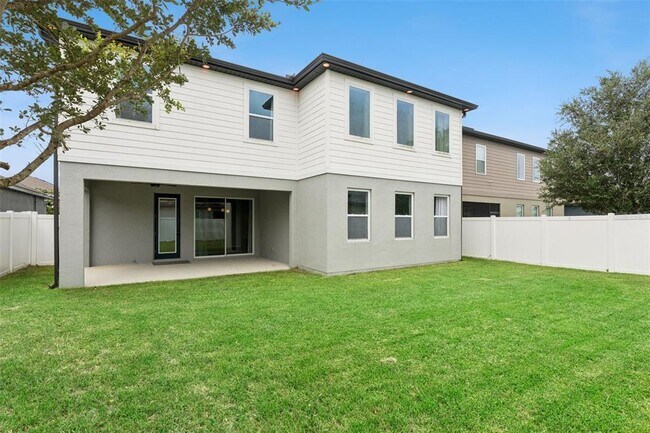 Building Photo - 756 Steerview St