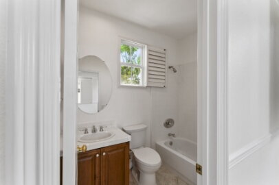 Building Photo - Luxurious, 5450 SqFt,  5 Ensuite Bedrooms ...