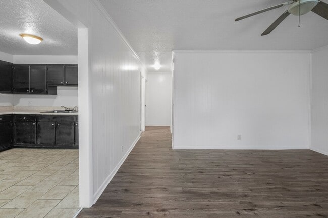 Building Photo - 2 Bedroom Duplex with Huge Back Yard! MOVE IN SPECIAL: FIRST FULL MONTHS RENT FREE!!