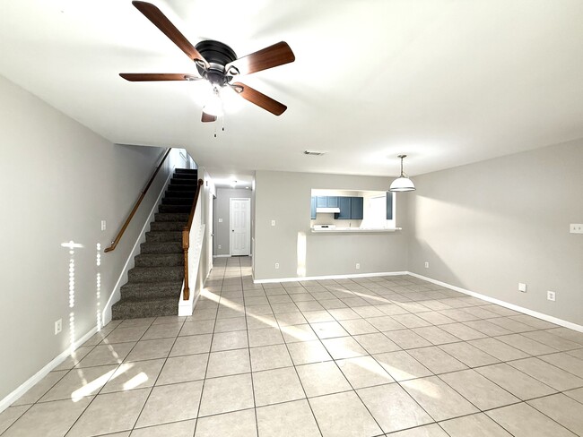 Building Photo - 3032 La Estancia Ln