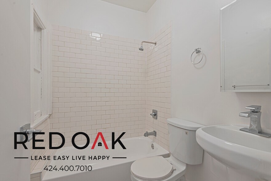 Building Photo - 5407 Sierra Vista Ave