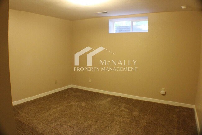 Building Photo - Freshly Updated 4BR Home w/ Finished Basement, New Appliances & RV/Boat Parking