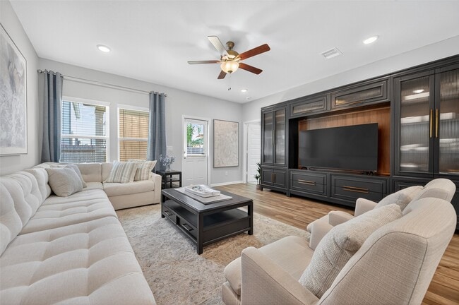Building Photo - 8453 Sweet Cherry Ln