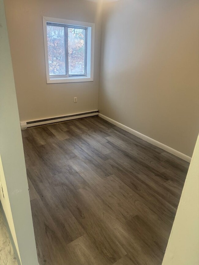 Building Photo - One Bedroom Unit--Southwick Ma