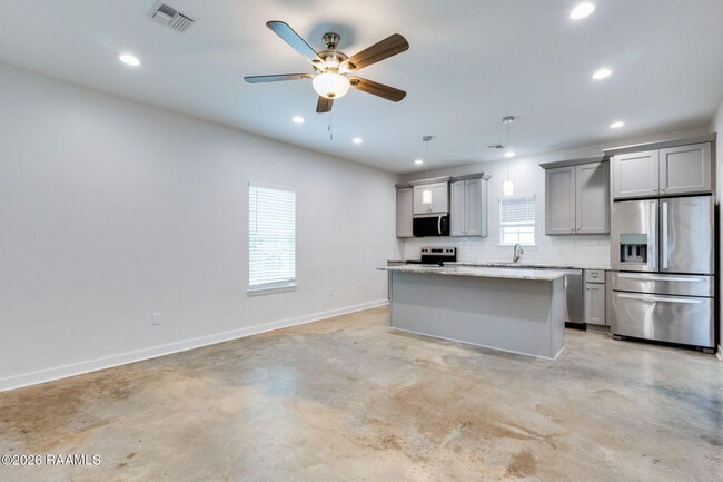 Building Photo - 204 Romero St