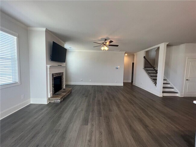 Building Photo - 7214 Whitewater Dr
