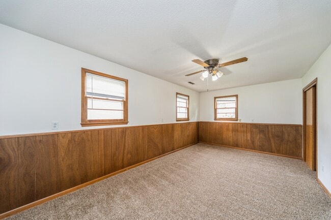 Building Photo - 8416 Airline Ave