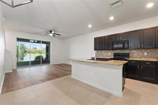 Building Photo - 2879 Suncoast Blend Dr