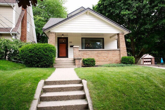 Front Yard - 350 Glenhaven Ave NW