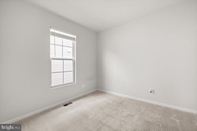 Building Photo - 106 Heyford Dr