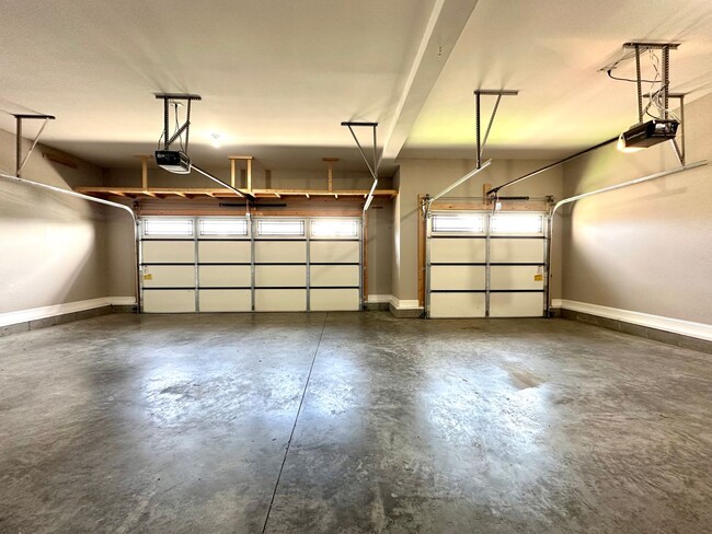 Building Photo - 1040 Harrison Way