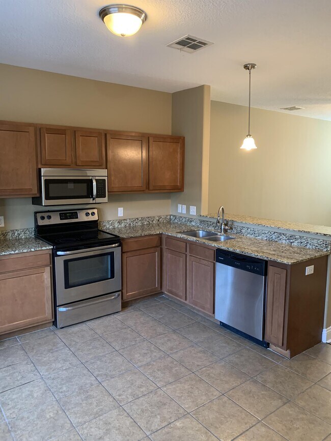Building Photo - 413 Cypress St