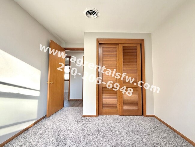 Building Photo - 3 Bedroom House