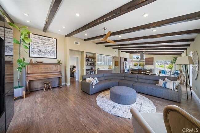 Building Photo - 215 Monterey Dr