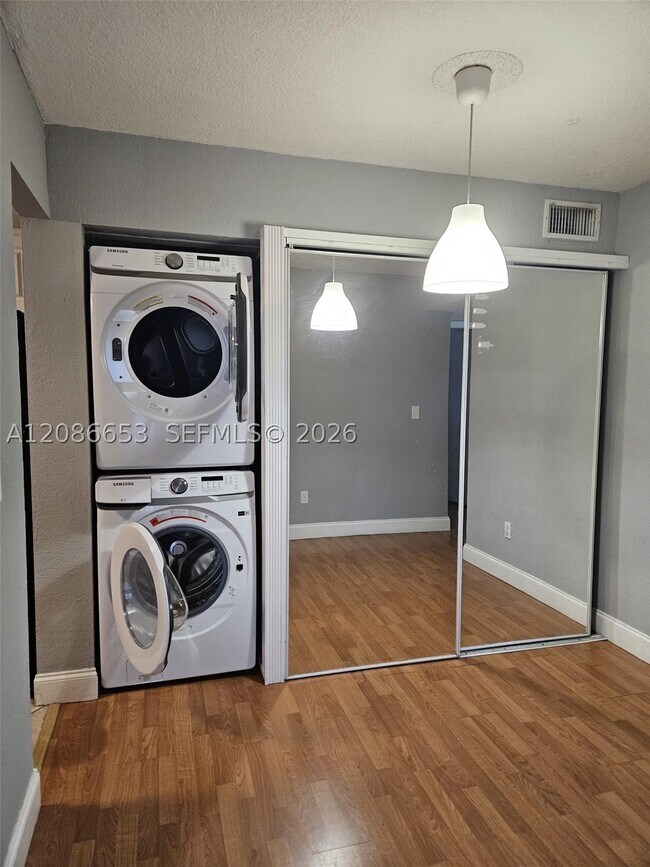 Building Photo - 8301 SW 142nd Ave