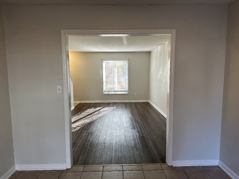 Building Photo - 1921 Mereview Ct