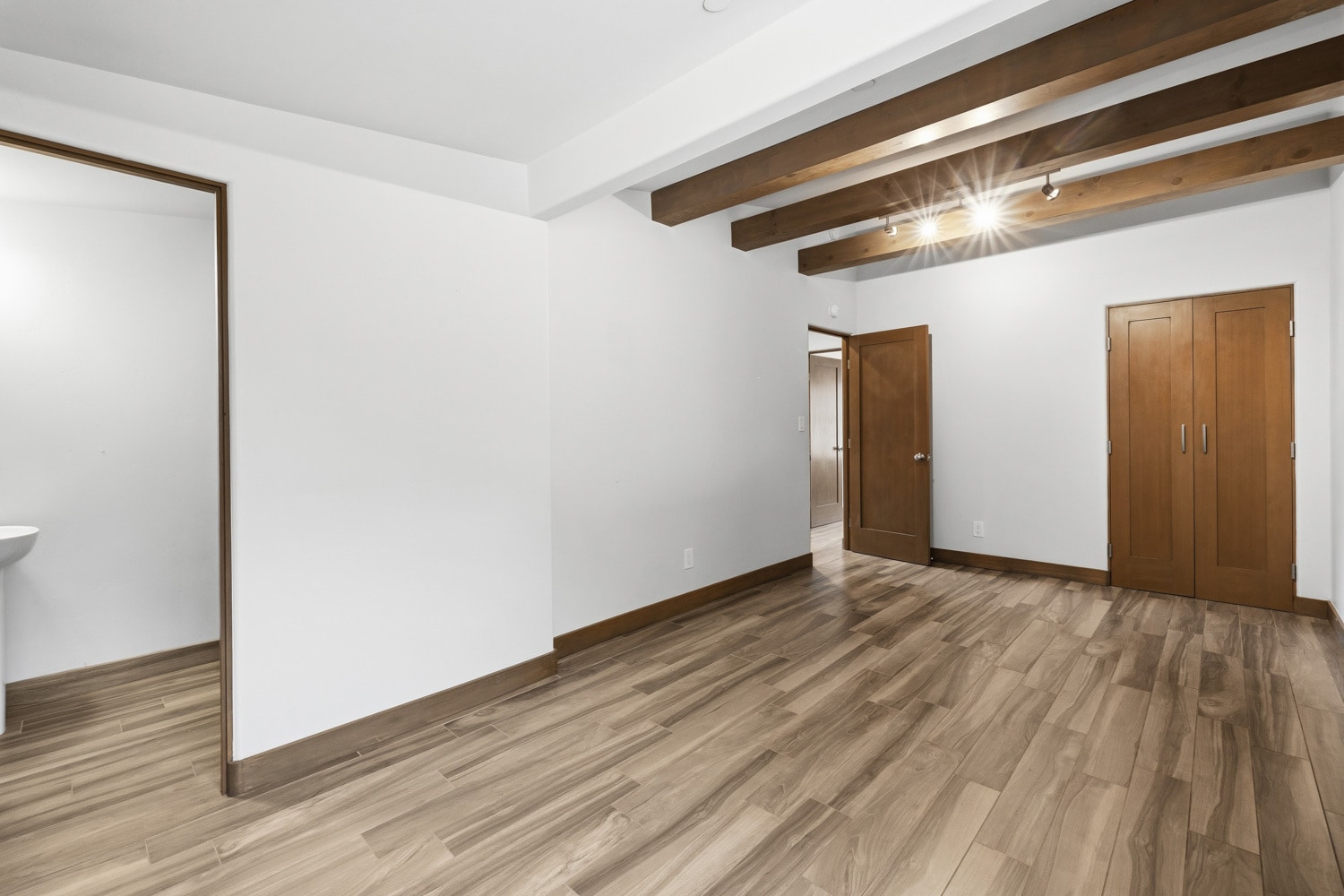 Building Photo - 173 W Avenida Alessandro