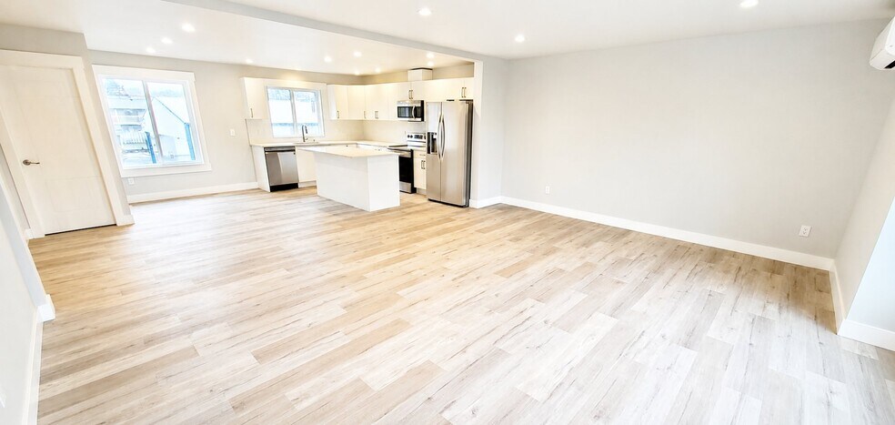 Building Photo - 5797 Golden Eagle Dr