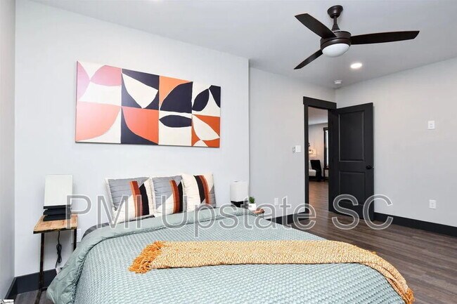 Building Photo - 105 McMakin Dr