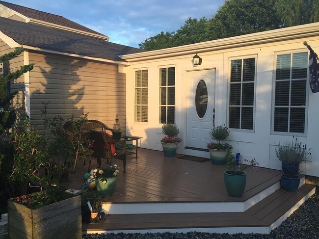 Building Photo - 115 Lighthouse Dr