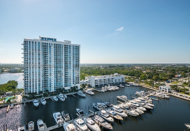 Building Photo - 17301 Biscayne Blvd