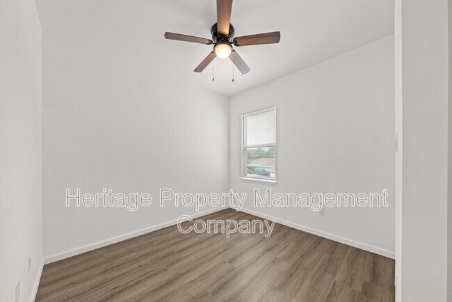 Building Photo - 323 Gabriel