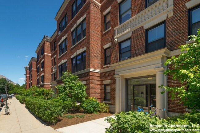 Building Photo - 82 Brainerd Rd