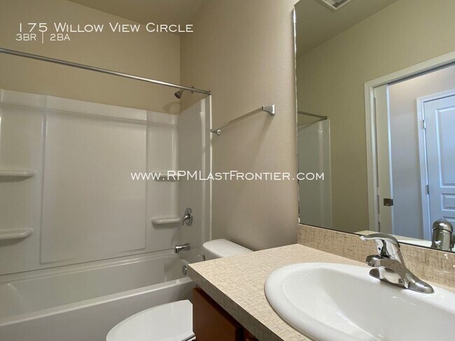 Building Photo - 175 Willow View Cir