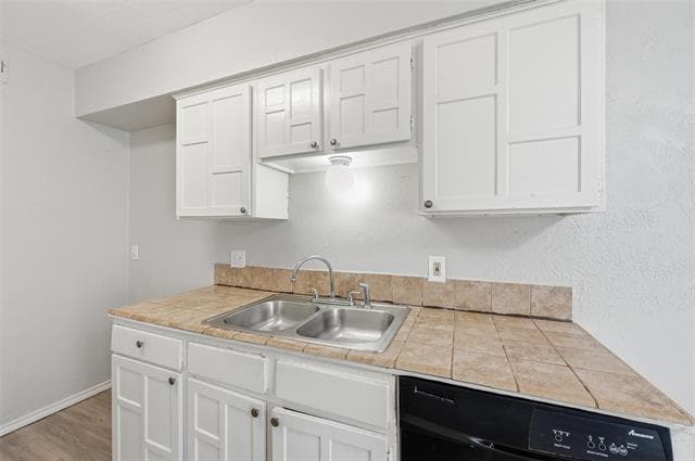 Building Photo - 1718 Dorchester Dr