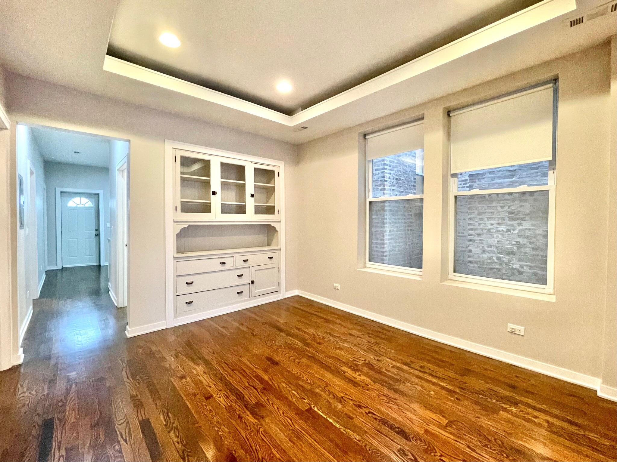 Building Photo - 3342 W Beach Ave