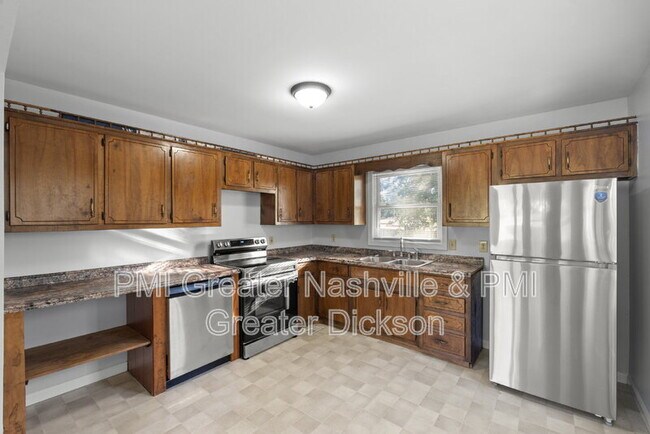 Building Photo - 8119 Vaughn Cir