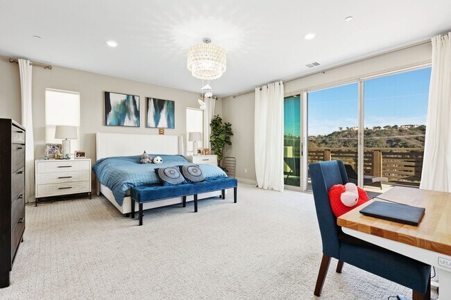 Building Photo - Beautiful 5 bedroom home in Heart of Carmel Valley