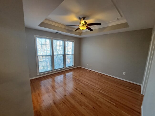 Building Photo - 7738 Heritage Woods Way
